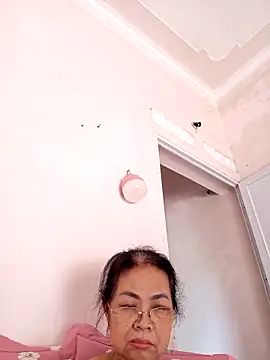 Hotestlove online show from May 4, 3:46 am