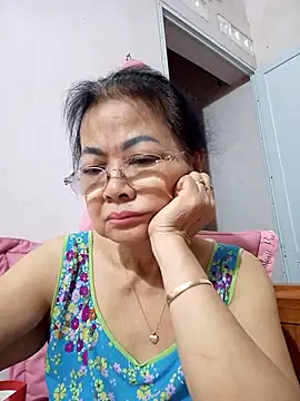 Hotestlove online show from May 4, 10:17 pm