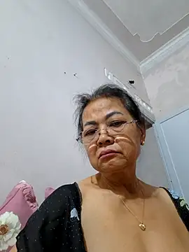 Hotestlove online show from May 13, 10:38 pm