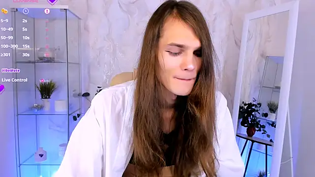 Will Will  online show from December 17, 8:59 pm