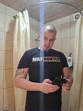 Foxyshaved online show from November 29, 4:04 am