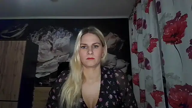 Snapshot of DagmarieFlirt chatting on October 1, 6:03 pm DagmarieFlirt online show from October 1, 6:03 pm