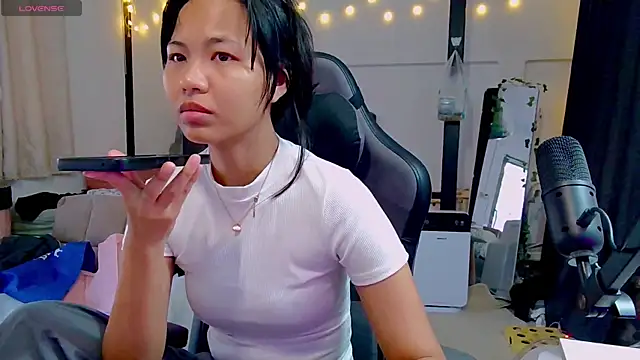 Snapshot of Kana_G chatting on February 10, 5:14 am Kana G online show from February 10, 5:14 am