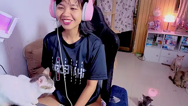 Snapshot of Kana_G chatting on October 3, 3:42 pm Kana G online show from October 3, 3:42 pm