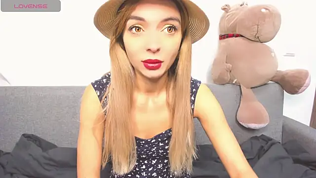 Snapshot of _ellen_meow_ chatting on December 8, 6:33 am ellen meow online show from December 8, 6:33 am