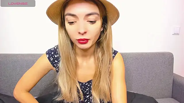 Snapshot of _ellen_meow_ chatting on December 15, 6:40 am ellen meow online show from December 15, 6:40 am