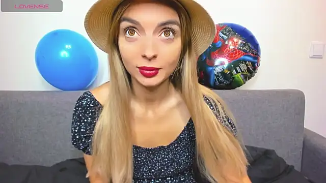 Snapshot of _ellen_meow_ chatting on December 15, 8:36 pm ellen meow online show from December 15, 8:36 pm