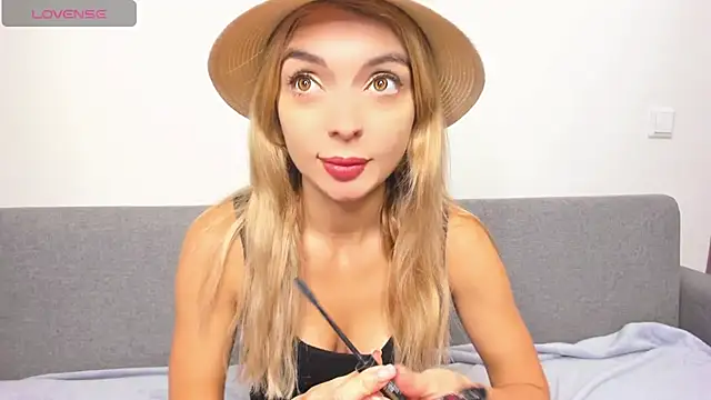 Snapshot of _ellen_meow_ chatting on February 14, 6:51 pm ellen meow online show from February 14, 6:51 pm