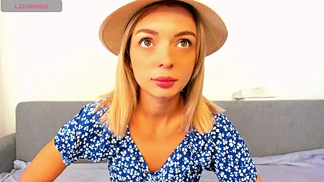 Snapshot of _ellen_meow_ chatting on October 11, 12:15 pm ellen meow online show from October 11, 12:15 pm