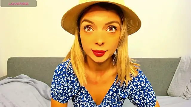 Snapshot of _ellen_meow_ chatting on October 17, 8:22 pm ellen meow online show from October 17, 8:22 pm