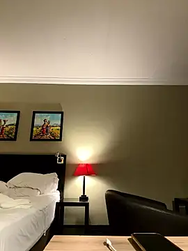 slimcateee online show from January 18, 6:17 am