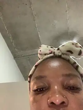 slimcateee online show from February 26, 7:51 am