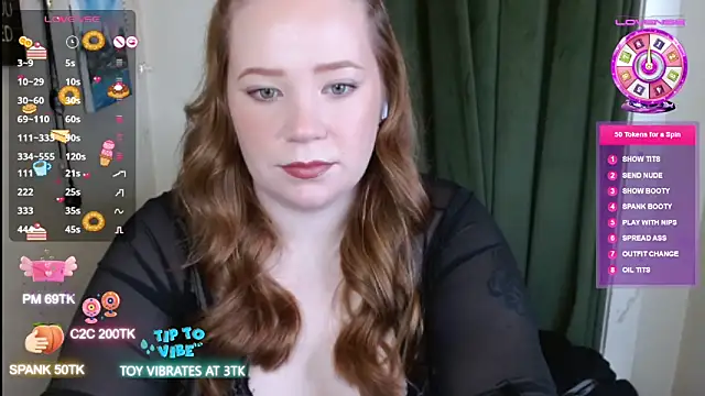 Snapshot of MissLolaLuxxx chatting on February 1, 1:26 am MissLolaLuxxx online show from February 1, 1:26 am