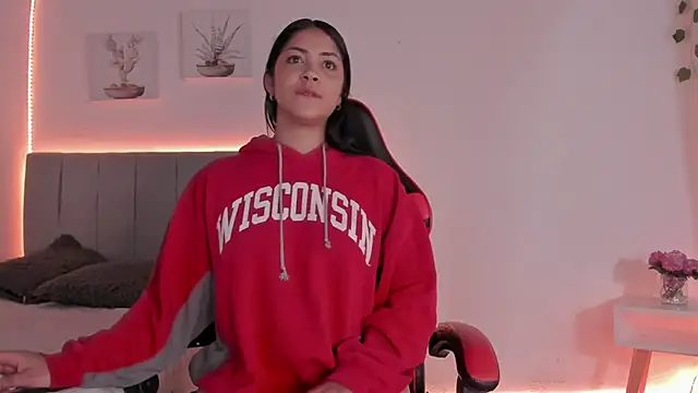  janiis online show from March 6, 10:26 pm