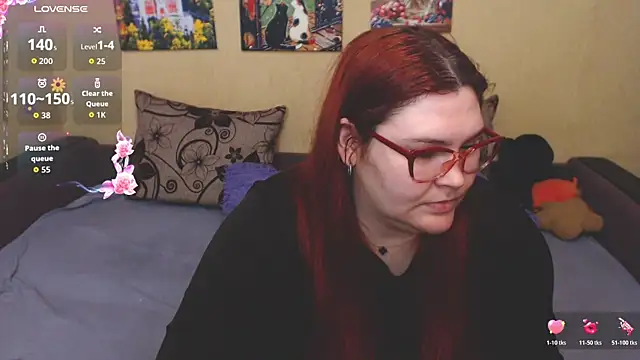 JuliaKeln online show from March 13, 6:25 pm