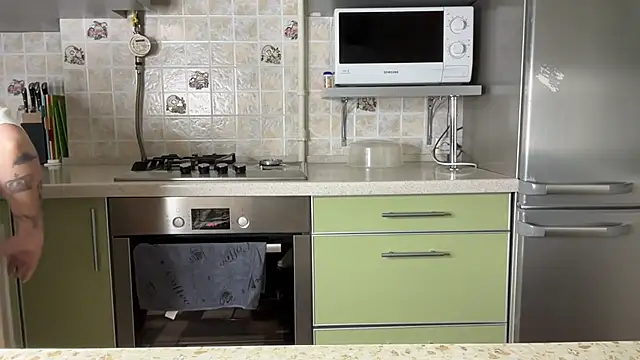 Snapshot of mia___mi chatting on February 22, 3:58 pm mia mi online show from February 22, 3:58 pm