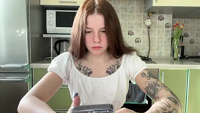 Snapshot of mia___mi chatting on March 11, 7:37 am mia mi online show from March 11, 7:37 am