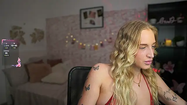 Nicolette  Shea  online show from March 19, 5:06 pm