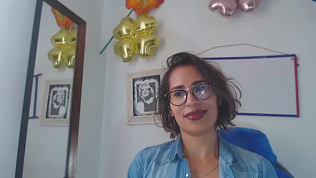 fantasty nylon online show from February 8, 8:10 pm