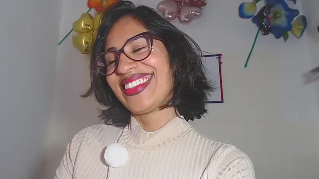 fantasty nylon online show from October 18, 7:25 pm