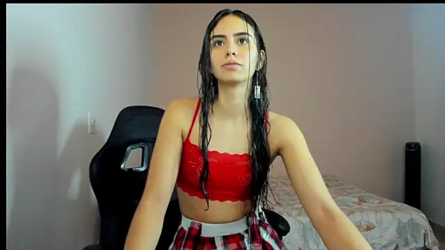 nina pons online show from February 18, 9:44 pm