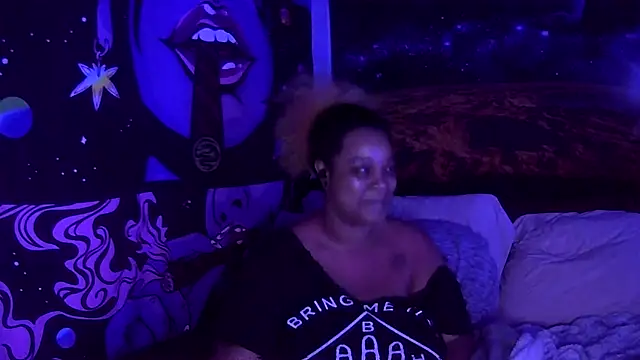 Snapshot of AutumnHart chatting on December 12, 3:10 am AutumnHart online show from December 12, 3:10 am