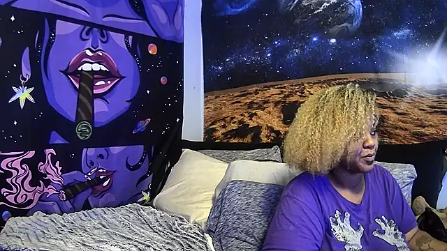 Snapshot of AutumnHart chatting on December 21, 2:26 pm AutumnHart online show from December 21, 2:26 pm