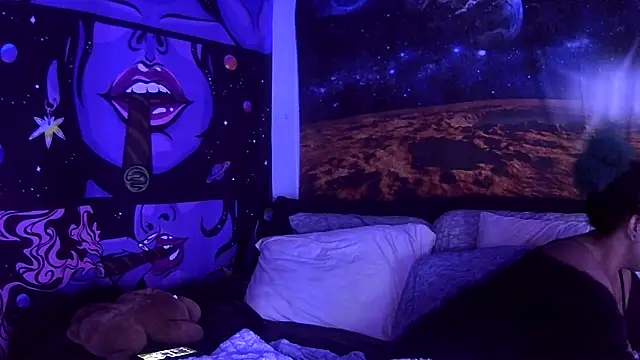 Snapshot of AutumnHart chatting on December 27, 7:14 pm AutumnHart online show from December 27, 7:14 pm