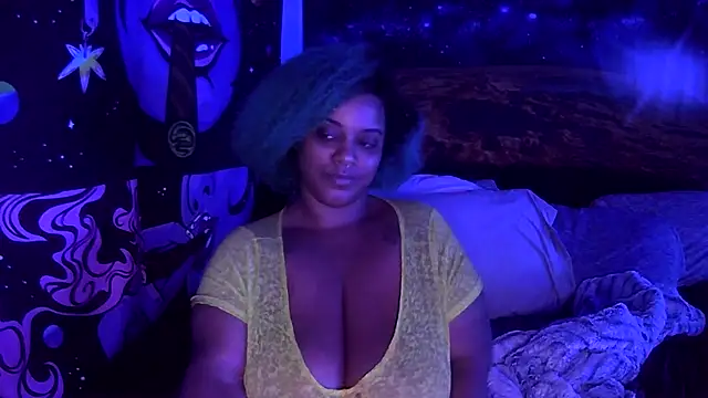 Snapshot of AutumnHart chatting on January 1, 2:19 am AutumnHart online show from January 1, 2:19 am