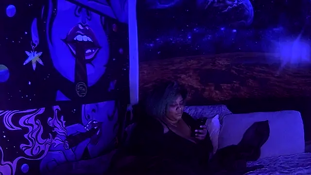 Snapshot of AutumnHart chatting on January 20, 6:21 pm AutumnHart online show from January 20, 6:21 pm