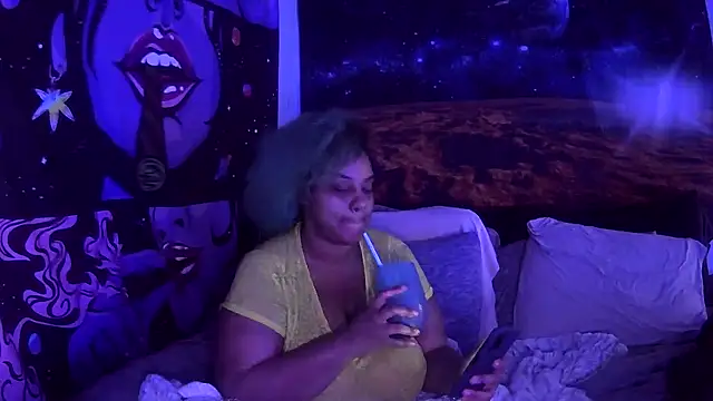 Snapshot of AutumnHart chatting on February 5, 1:54 pm AutumnHart online show from February 5, 1:54 pm