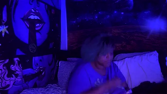 Snapshot of AutumnHart chatting on February 9, 11:36 pm AutumnHart online show from February 9, 11:36 pm