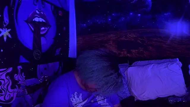 Snapshot of AutumnHart chatting on February 10, 2:41 am AutumnHart online show from February 10, 2:41 am