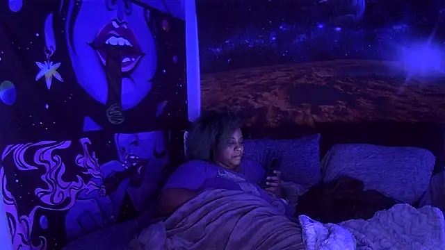 Snapshot of AutumnHart chatting on February 11, 9:35 pm AutumnHart online show from February 11, 9:35 pm