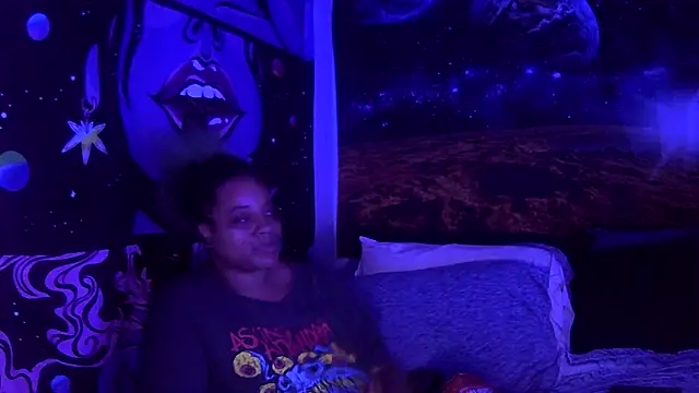 Snapshot of AutumnHart chatting on February 16, 12:52 am AutumnHart online show from February 16, 12:52 am