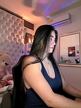 Snapshot of ZarahEvans chatting on September 16, 8:21 pm ZarahEvans online show from September 16, 8:21 pm