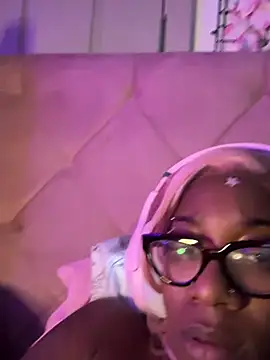 VixenCapri online show from February 17, 7:53 pm