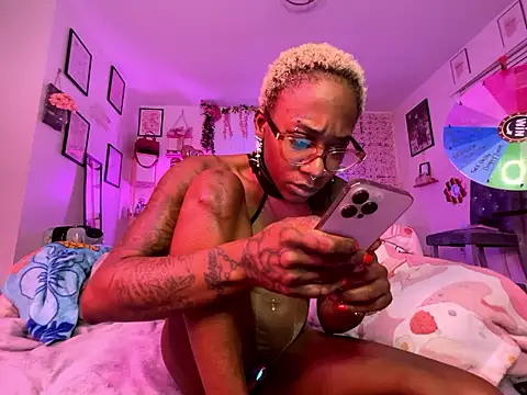 VixenCapri online show from January 11, 11:21 pm