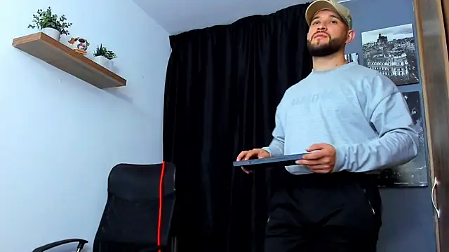 AndrewDiaz online show from November 19, 3:39 am