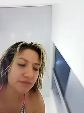 valeriahunter1 online show from January 11, 12:22 am