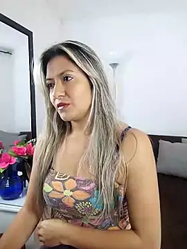 valeriahunter1 online show from March 3, 10:10 pm