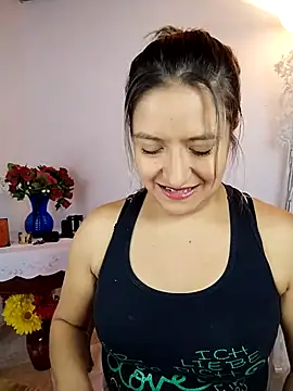 valeriahunter1 online show from May 10, 10:26 pm