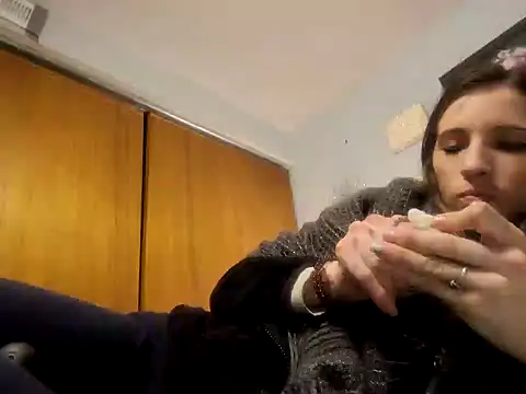 Snapshot of SmokeShow686 chatting on December 18, 9:29 pm SmokeShow686 online show from December 18, 9:29 pm