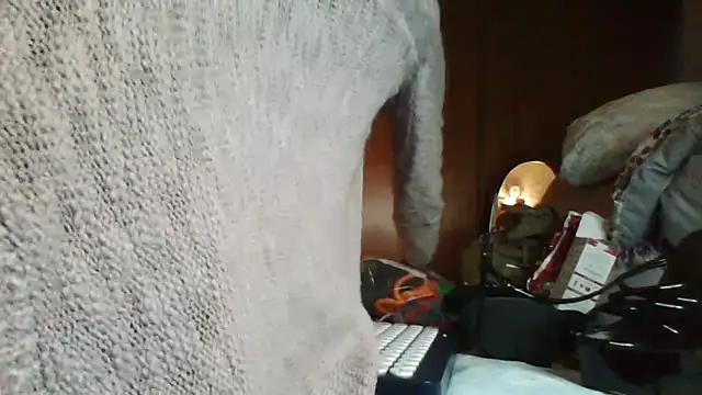 Snapshot of SmokeShow686 chatting on December 22, 6:28 am SmokeShow686 online show from December 22, 6:28 am