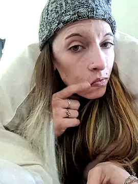 Snapshot of SmokeShow686 chatting on March 1, 3:49 pm SmokeShow686 online show from March 1, 3:49 pm