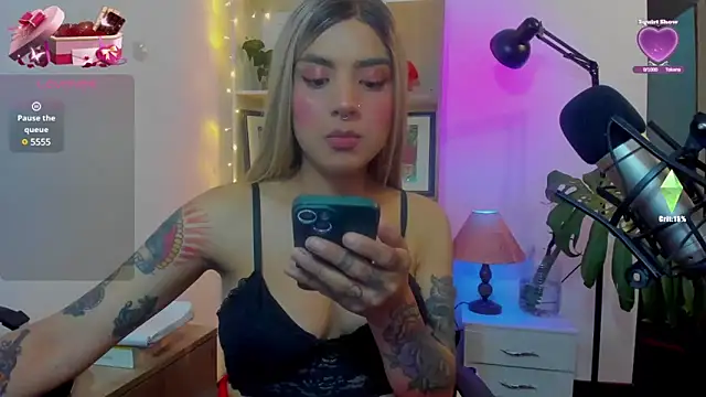 Yeriawaddell  online show from January 21, 2:00 am