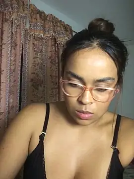 JuanaSimons online show from December 5, 1:47 am