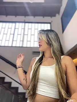 Snapshot of Emilia_Bakerr chatting on January 13, 9:31 pm Emilia Bakerr online show from January 13, 9:31 pm