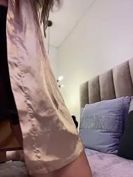 Snapshot of Emilia_Bakerr chatting on February 11, 6:11 pm Emilia Bakerr online show from February 11, 6:11 pm