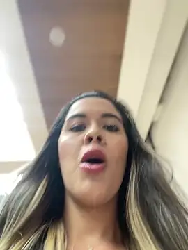 Snapshot of Emilia_Bakerr chatting on March 5, 6:45 pm Emilia Bakerr online show from March 5, 6:45 pm